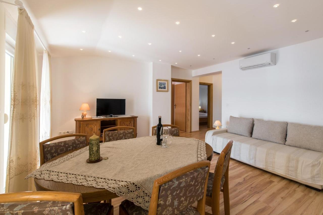 Apartments With A Parking Space Dramalj, Crikvenica - 5592 Exterior foto