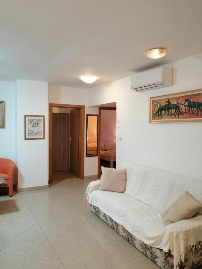 Apartments With A Parking Space Dramalj, Crikvenica - 5592 Exterior foto